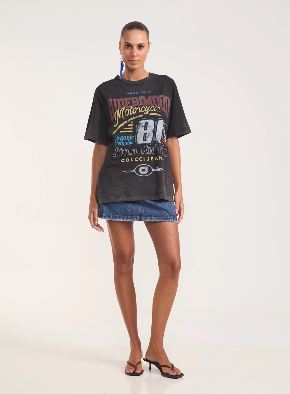 Camiseta Oversized Estampada - Jamie Preto