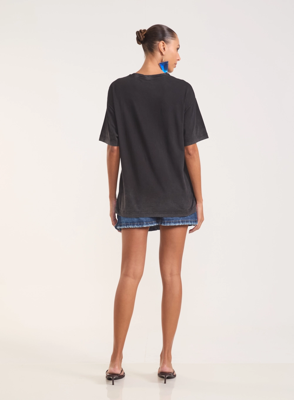 Camiseta Oversized Estampada - Jamie Preto