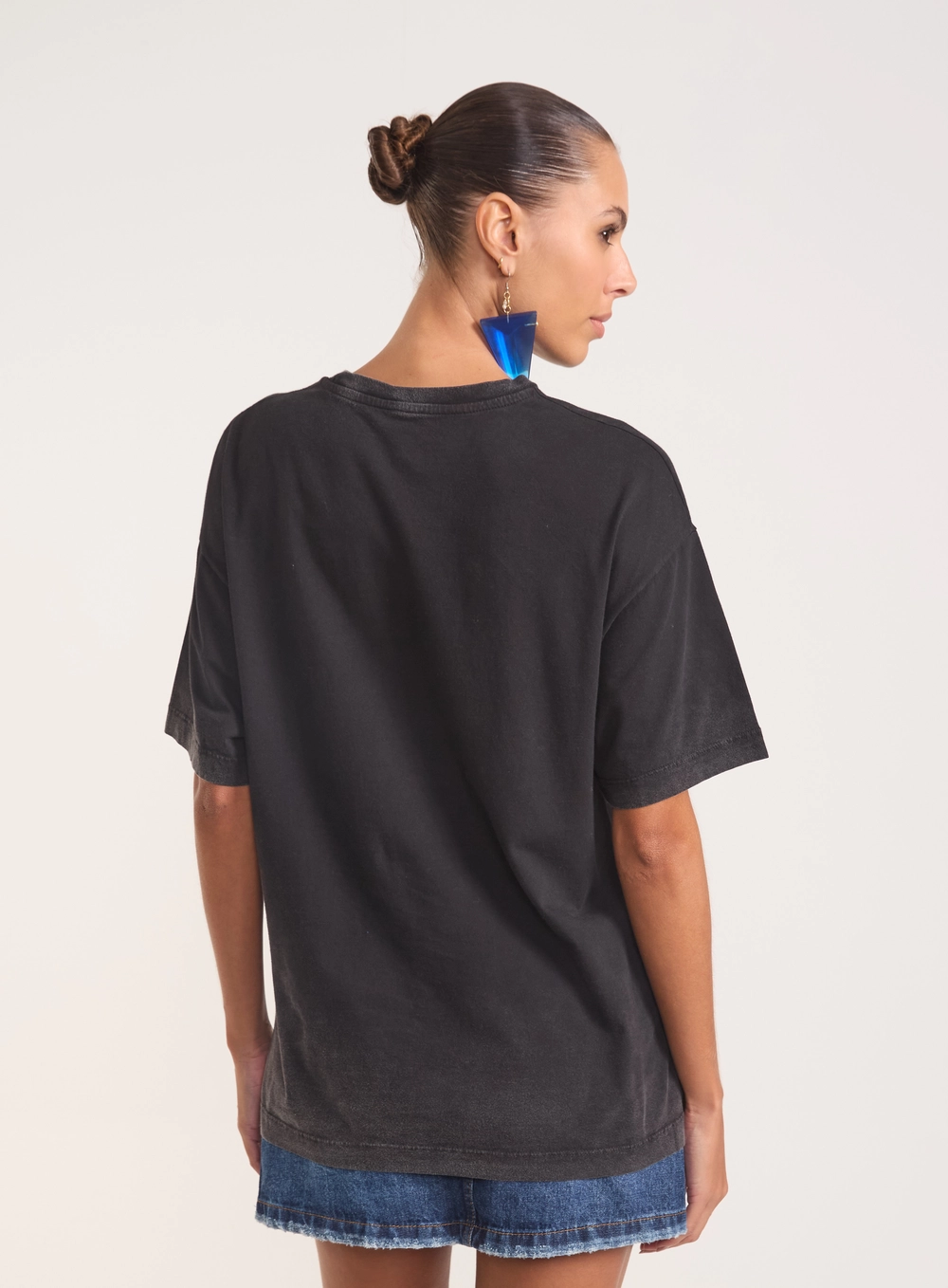 Camiseta Oversized Estampada - Jamie Preto