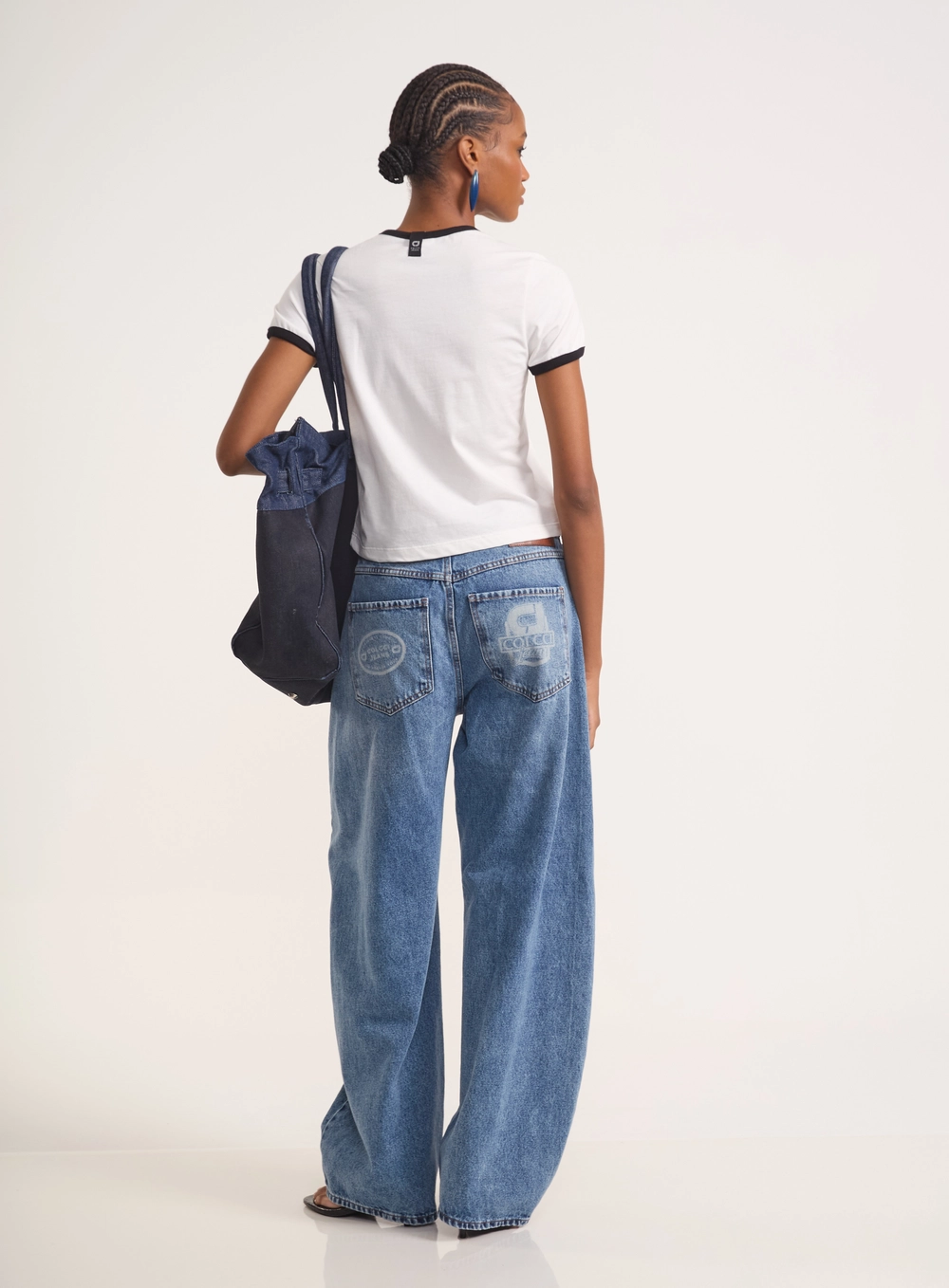 Camiseta Urban Ringer Patch Off Shell