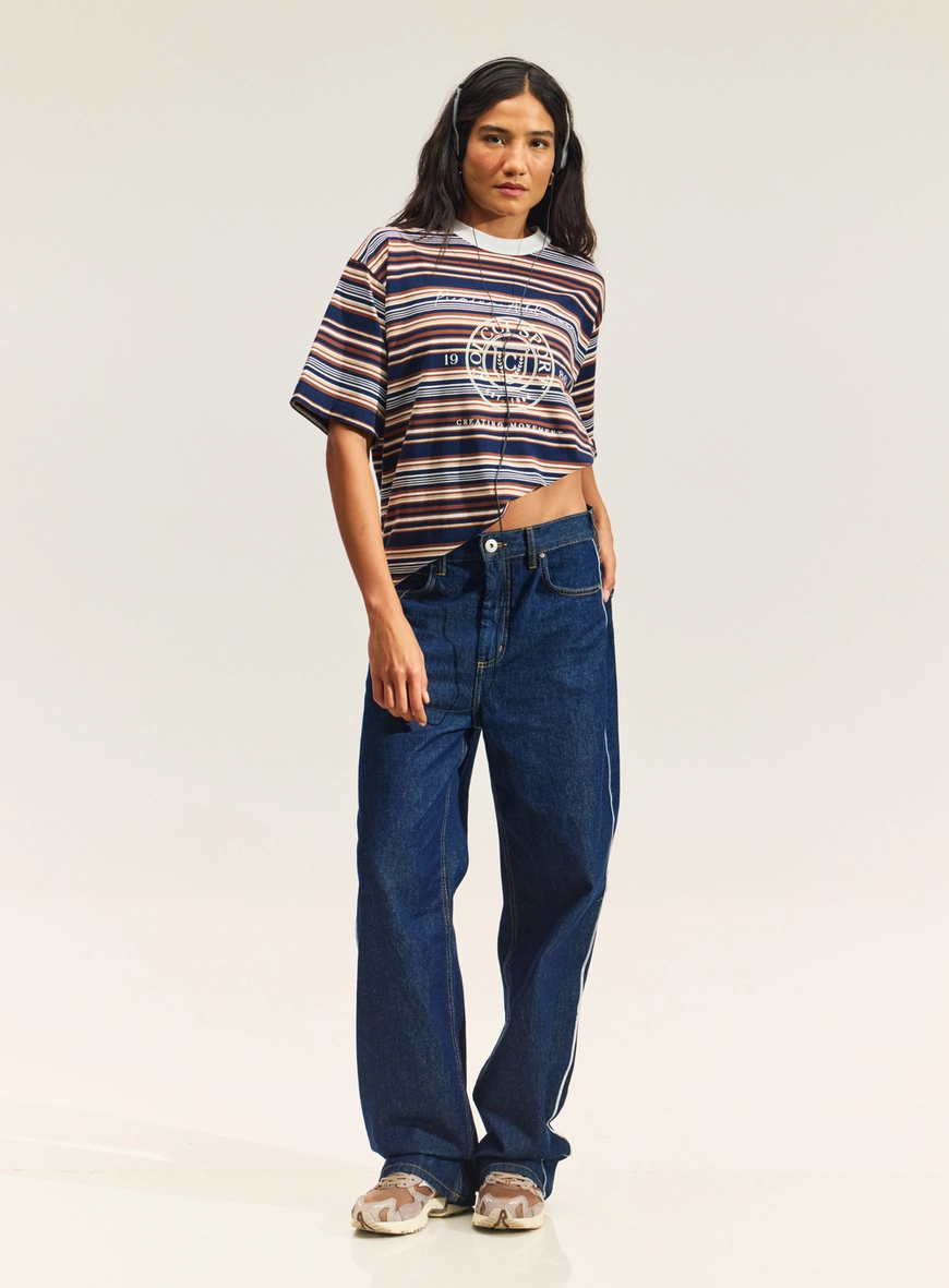Calça Jeans Leoni Low Wide Leg Com Faixa Lateral