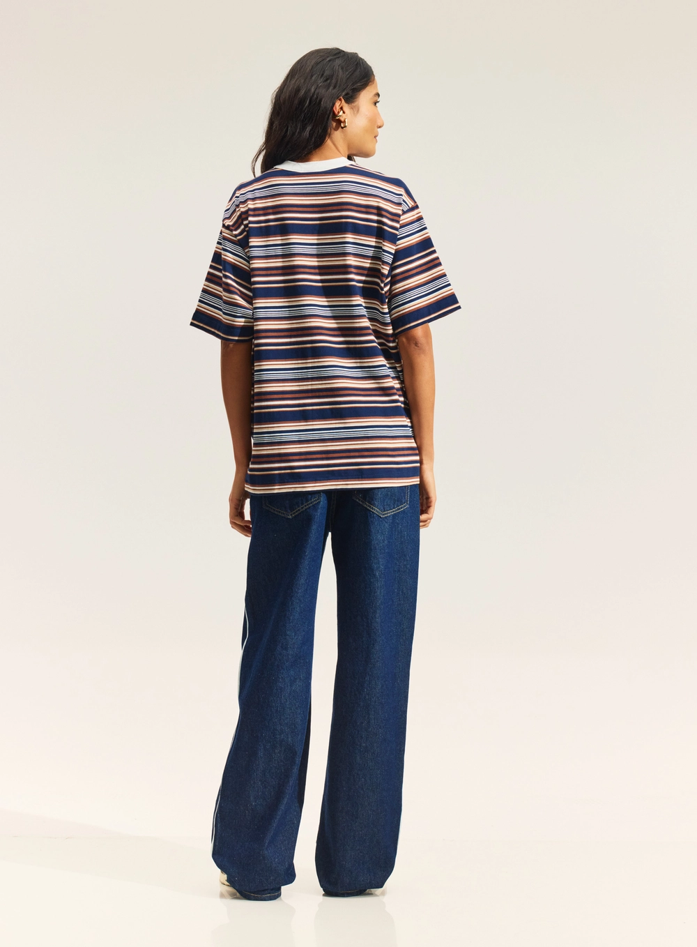Calça Jeans Leoni Low Wide Leg Com Faixa Lateral Índigo