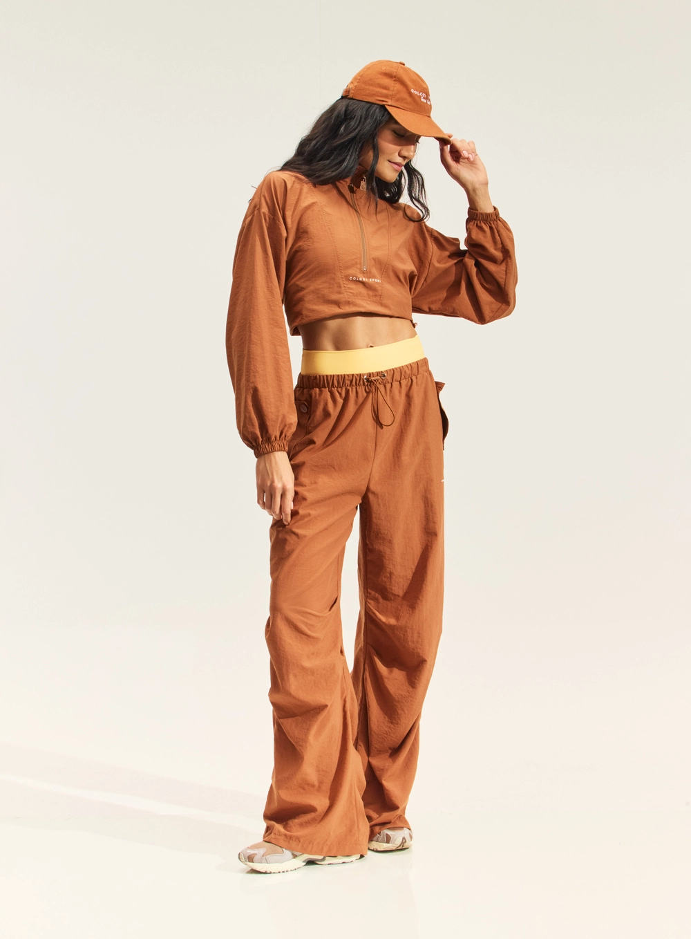 Calça Wide Leg Com Franzido Marrom