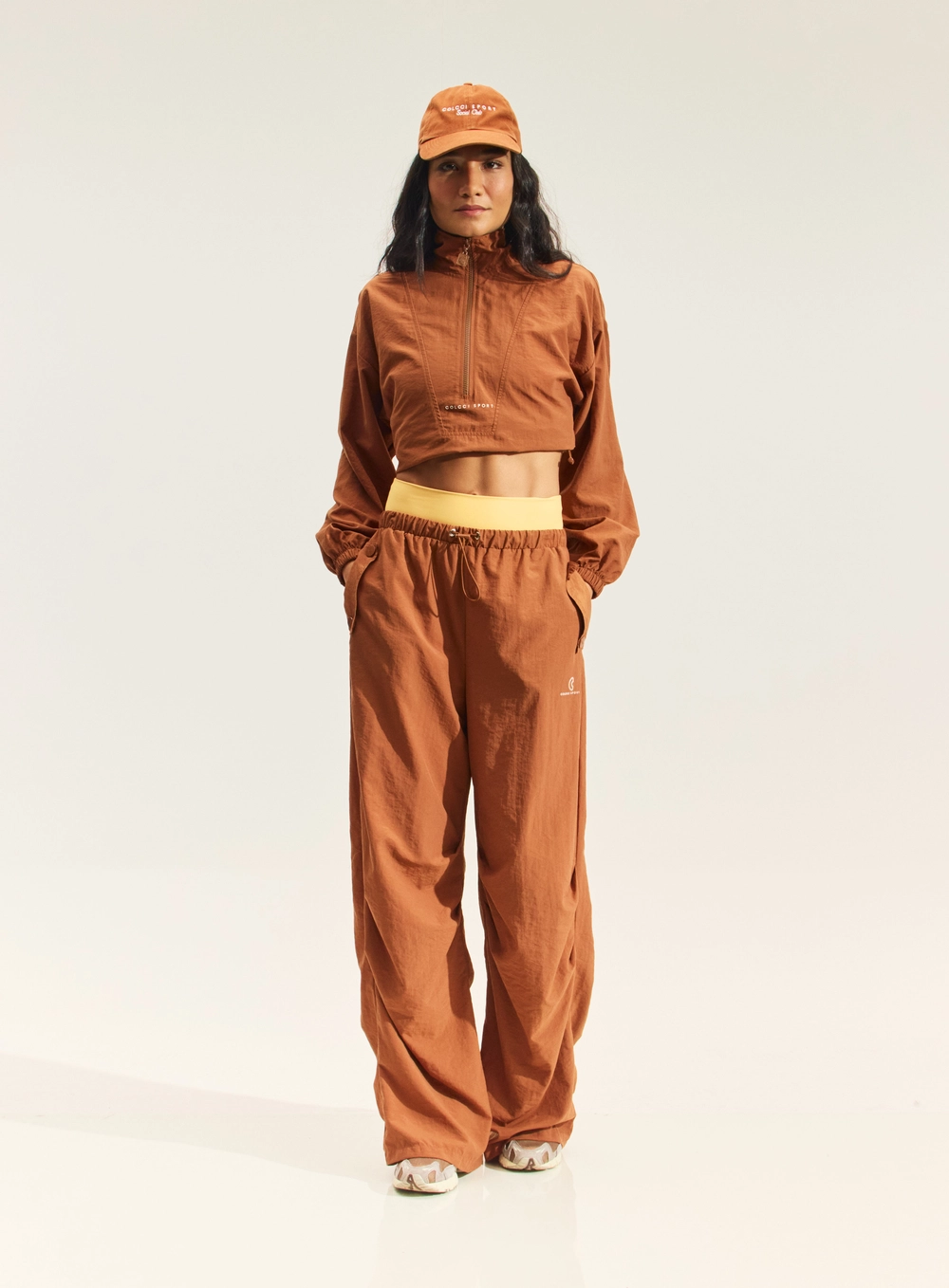 Calça Wide Leg Com Franzido Marrom