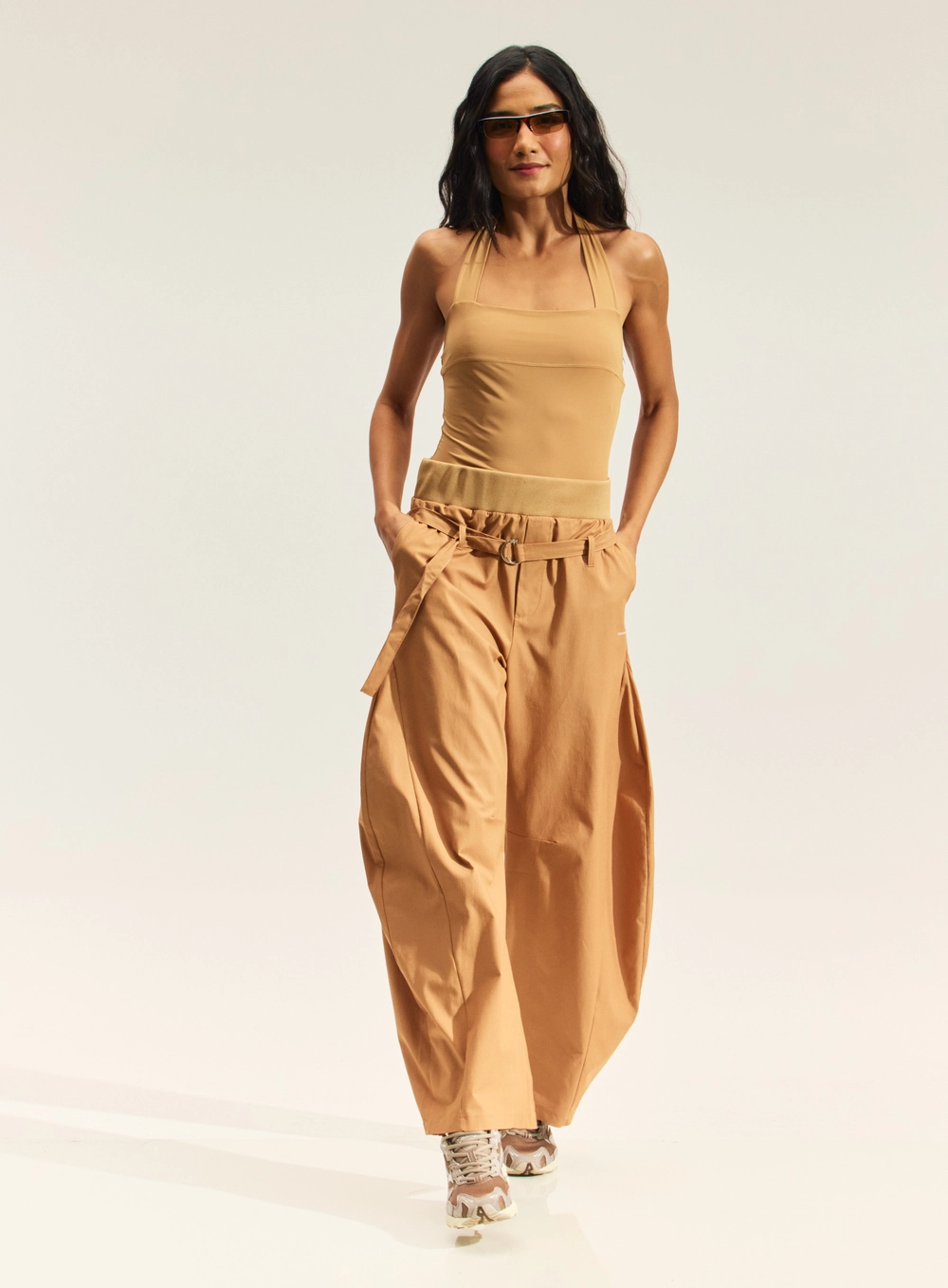 Calça Dublin Pantalona Com Cinto Bege