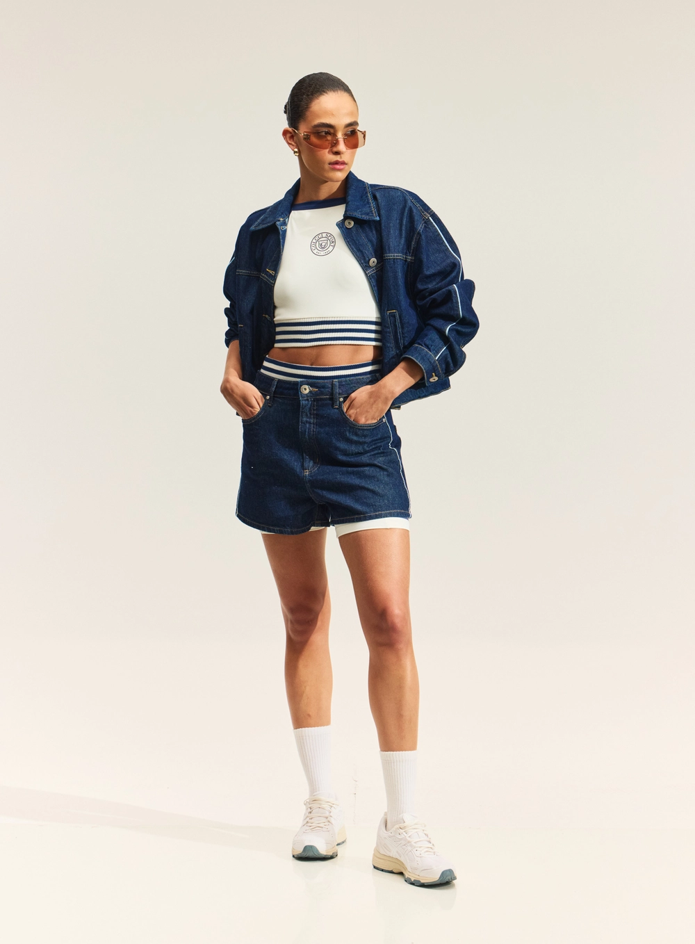 Short Jeans Dunnah Com Bolsos E Faixa Lateral Índigo