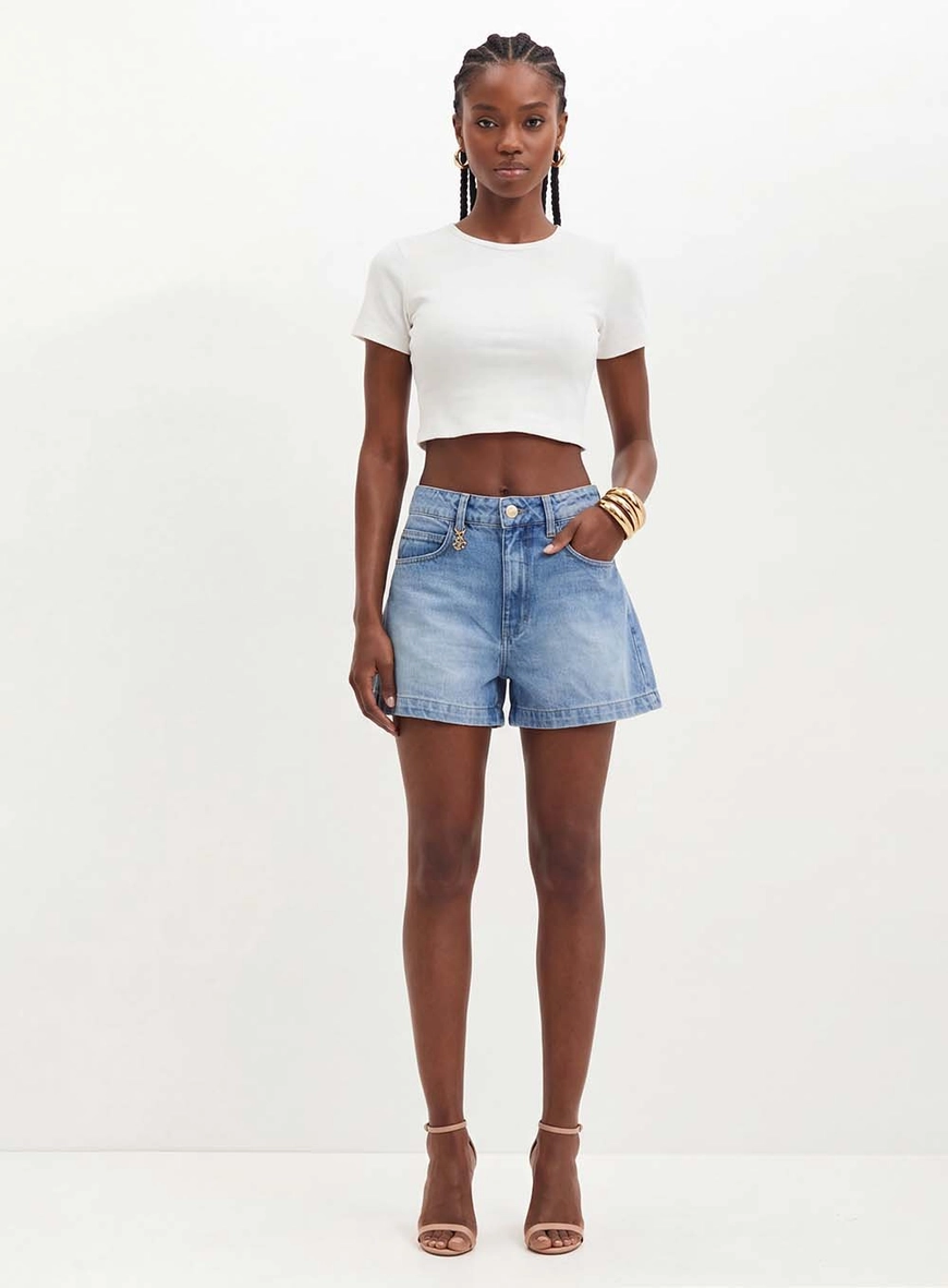 Short Feminino Jeans Com Lavanderia Clara - Lari Índigo 3