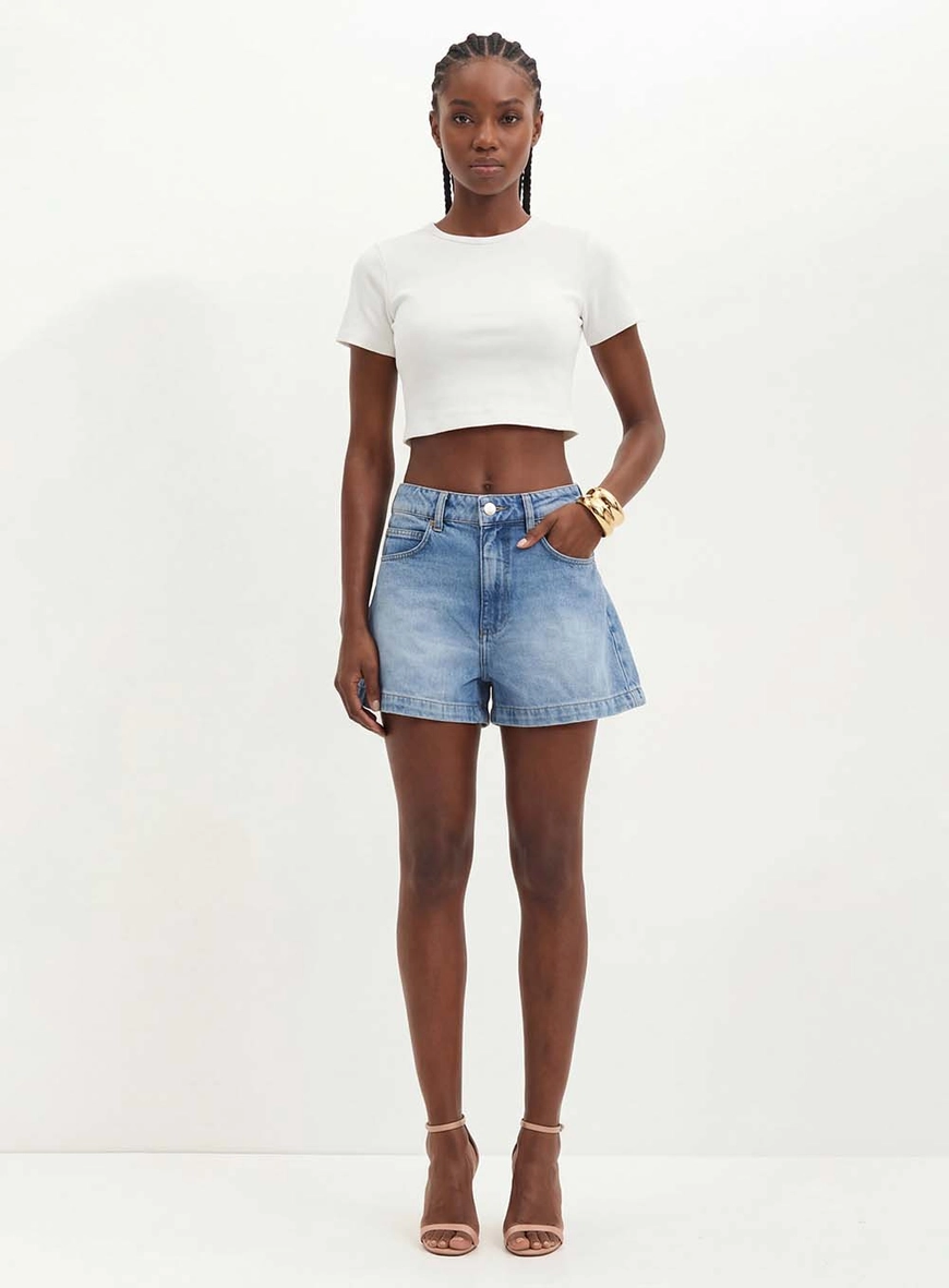 Short Feminino Jeans Com Lavanderia Clara - Lari Índigo 5