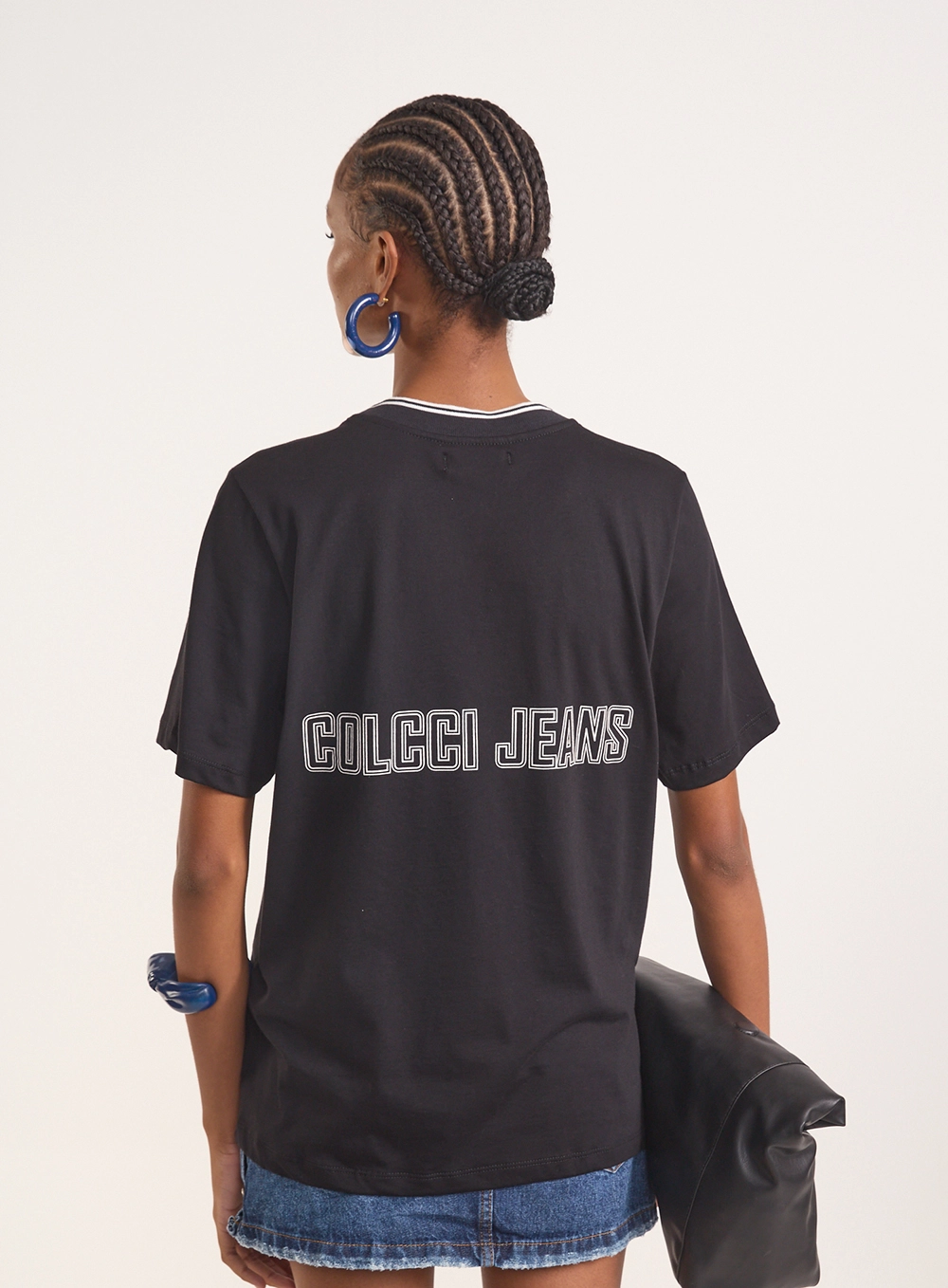 Camiseta Regular Com Estampa E Gola Em Ribana Preto