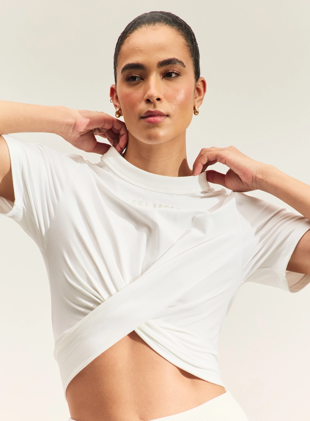 Camiseta Feminina Com Transpasse Off Shell