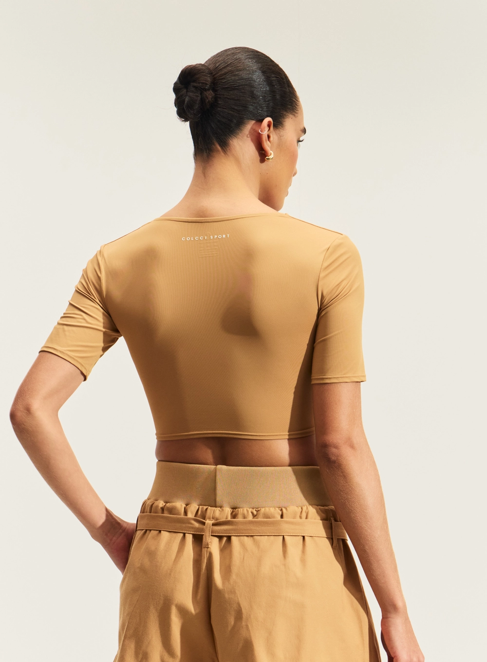 Blusa Cropped Feminina Manga Curta Bege