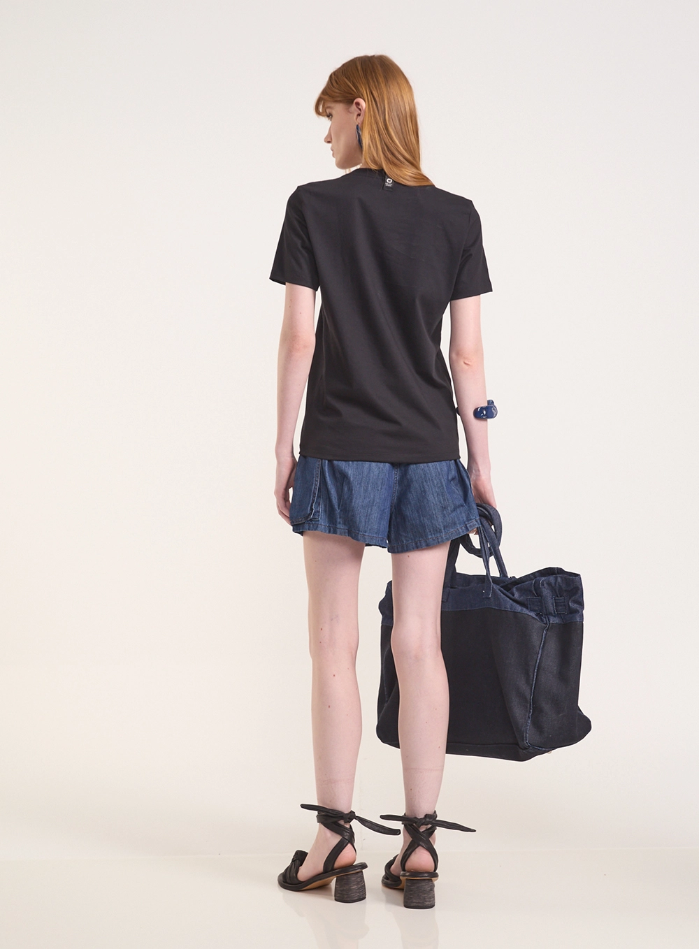 Camiseta Regular Com Estampa De Gato Preto