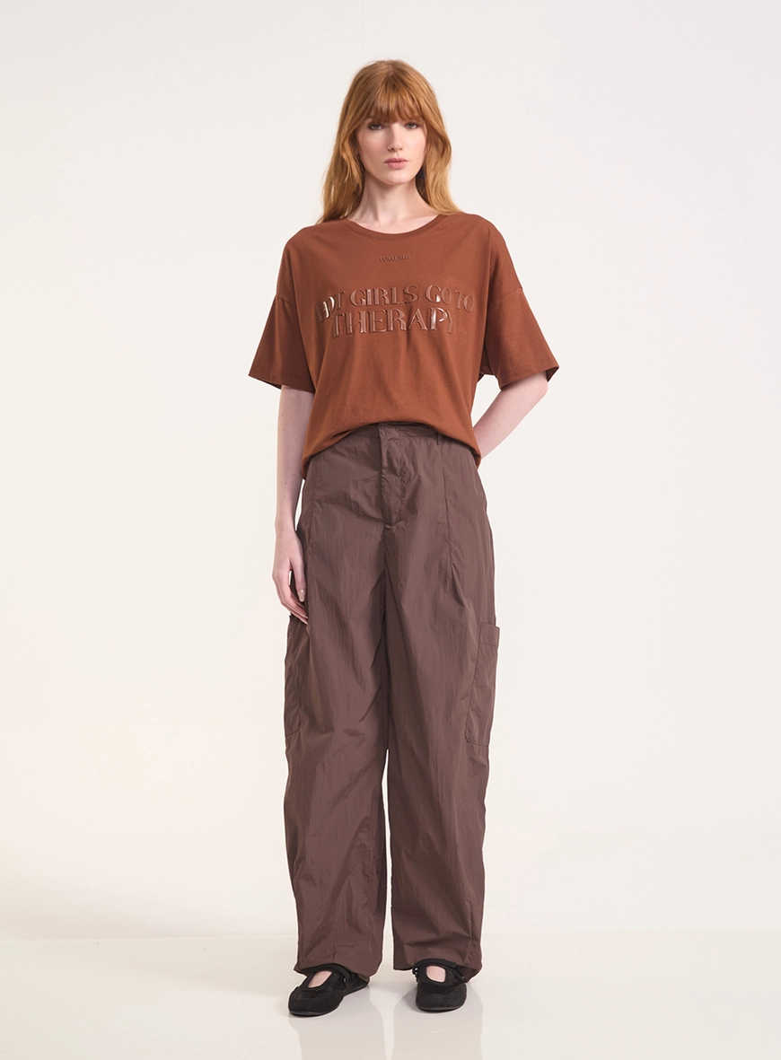 Camiseta Regular Com Escrita Em Relevo