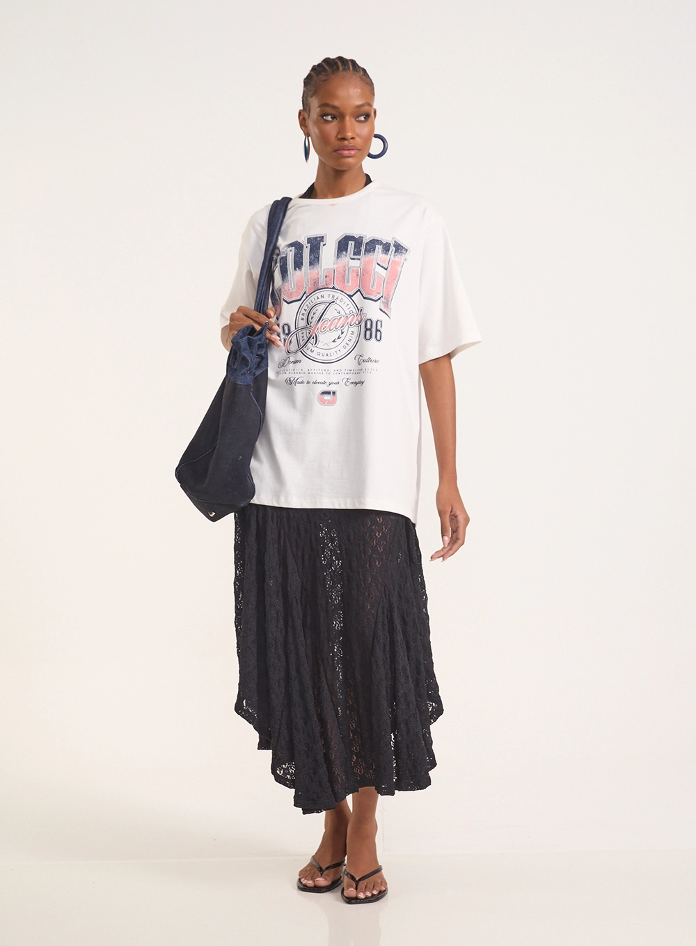 Camiseta Oversized Com Estampa Frontal E Costas Off Shell