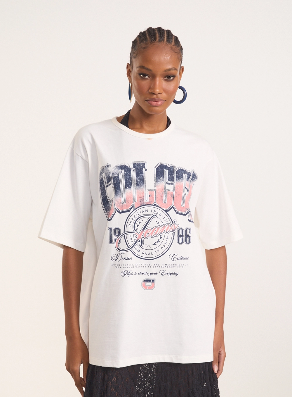 Camiseta Oversized Com Estampa Frontal E Costas Off Shell