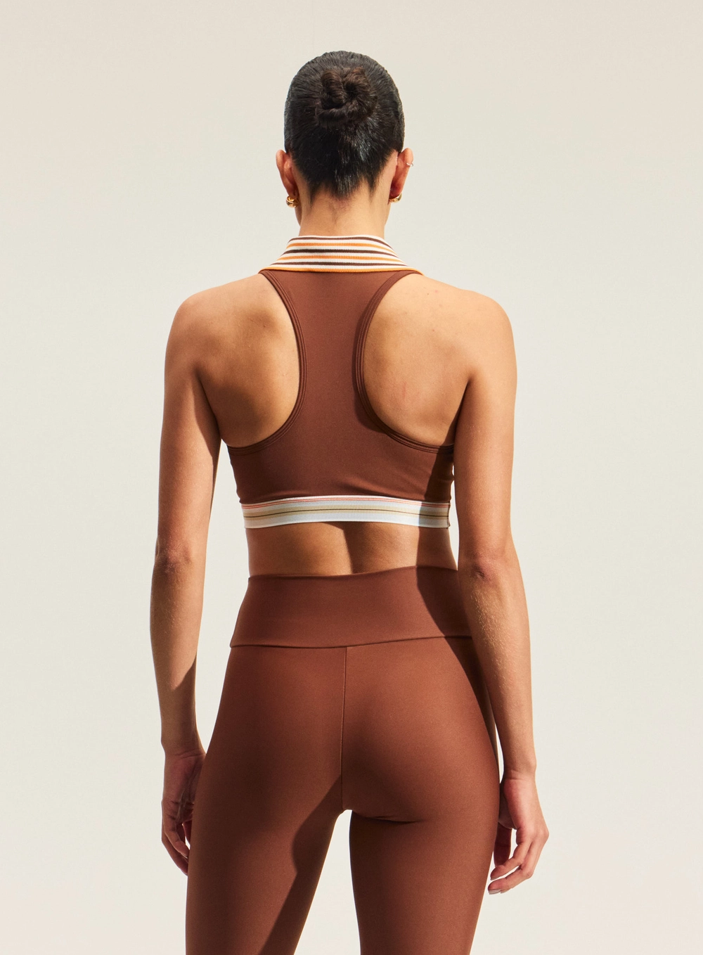 Top Cropped Feminino Com Gola Polo Marrom