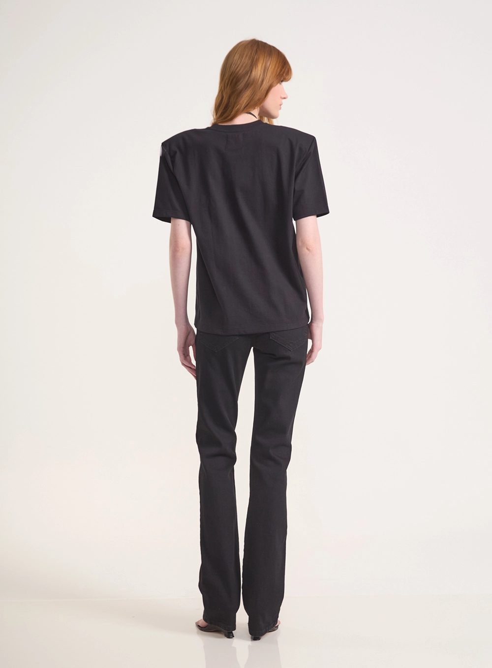 Camiseta Regular Com Ombreiras Preto