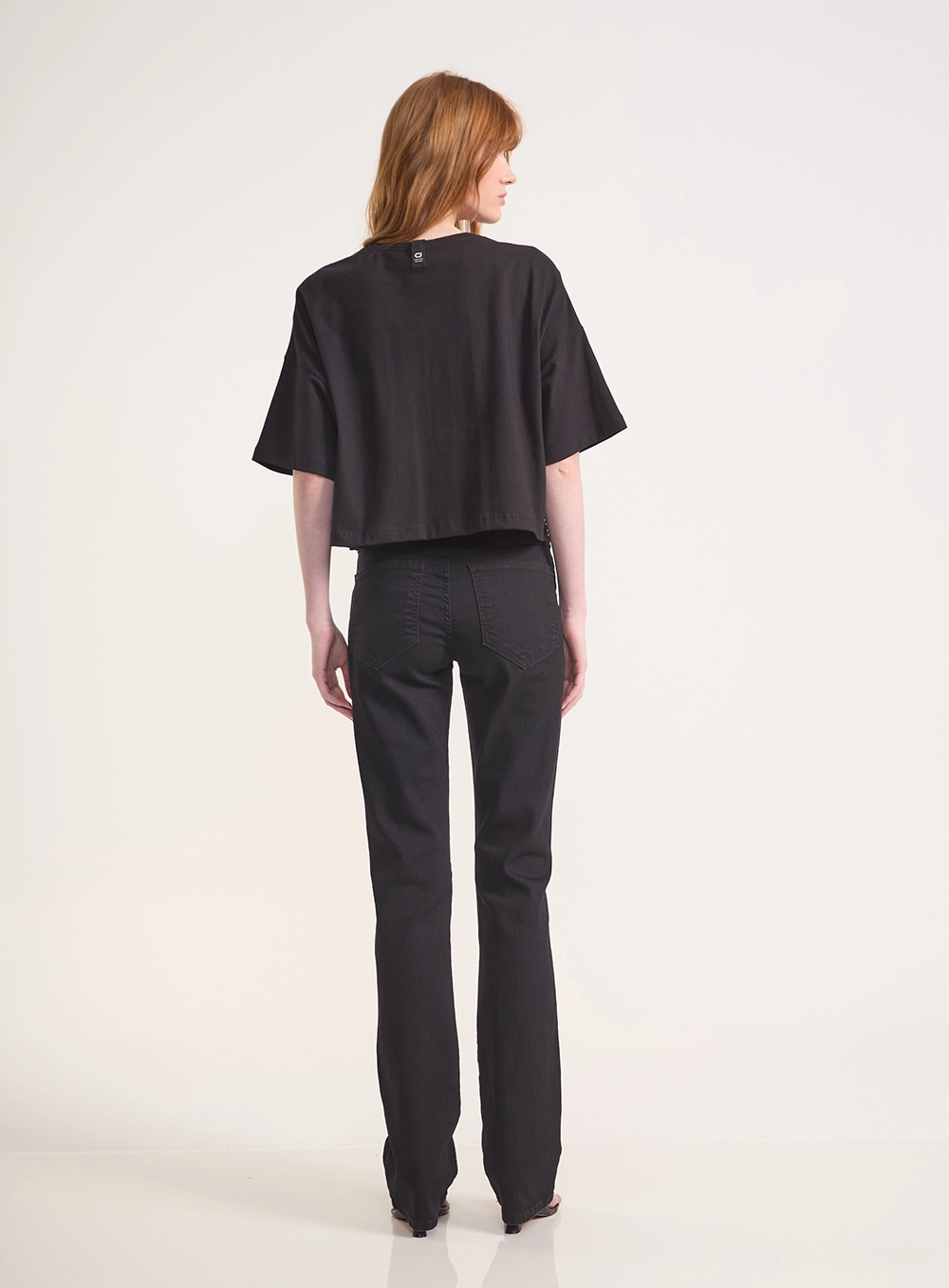 Camiseta Oversized Com Ilhós Preto