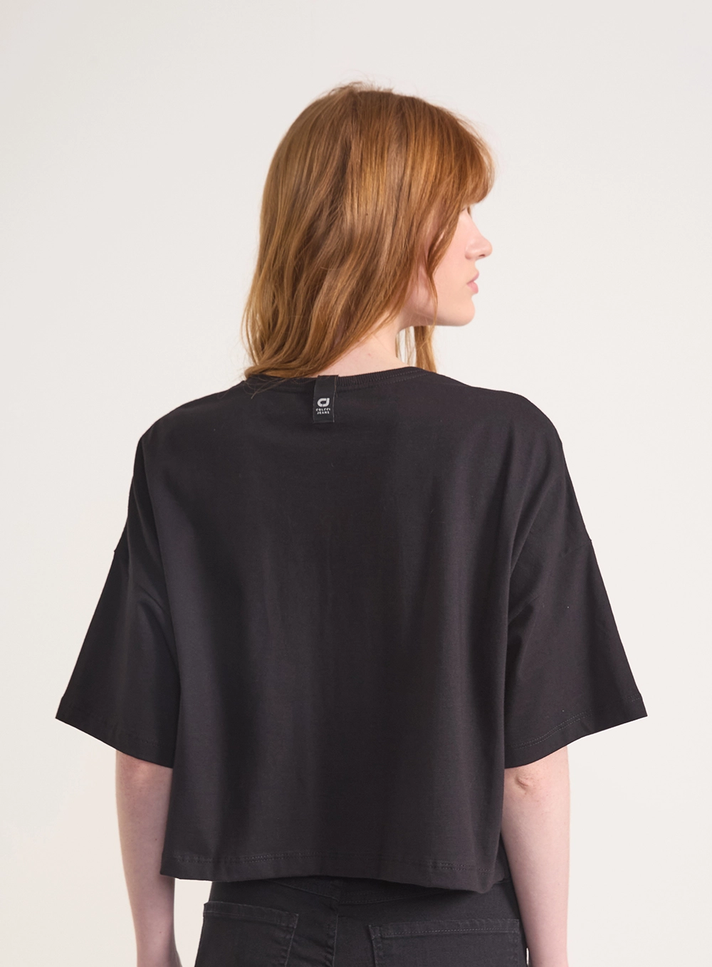 Camiseta Oversized Com Ilhós Preto