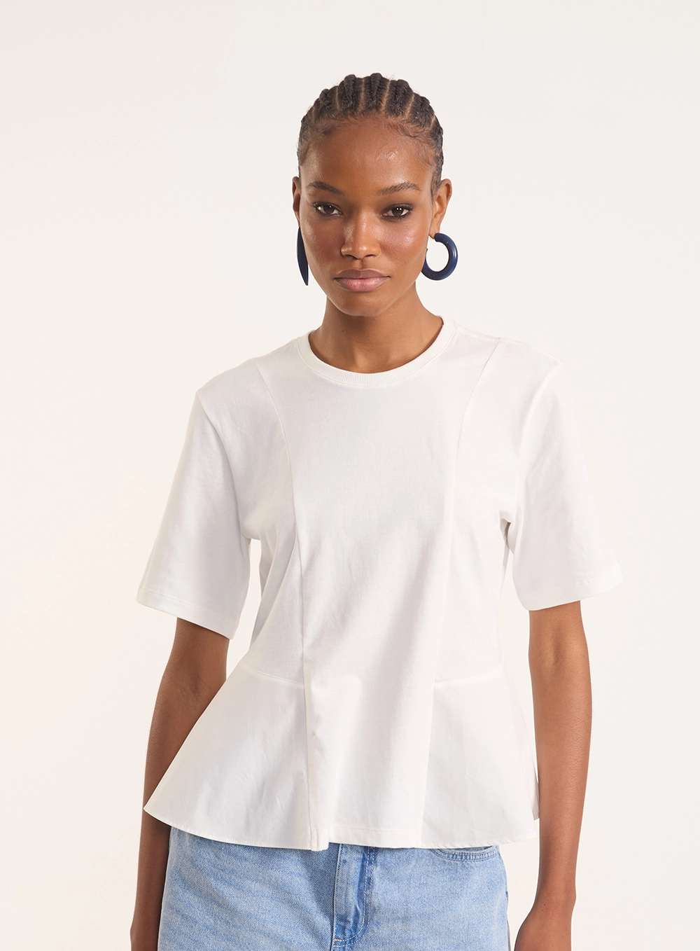 Camiseta Com Barra Peplum E Recortes Off Shell