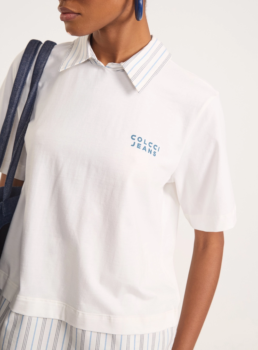 Camiseta Com Gola De Camisa E Abertura Nas Costas Off Shell