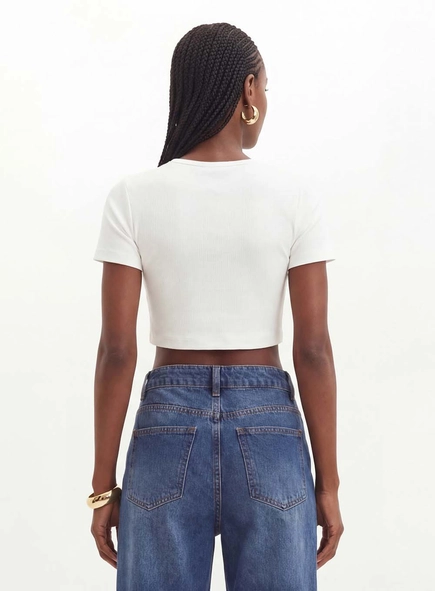 Camiseta Feminina Com Decote Redondo - Cropped