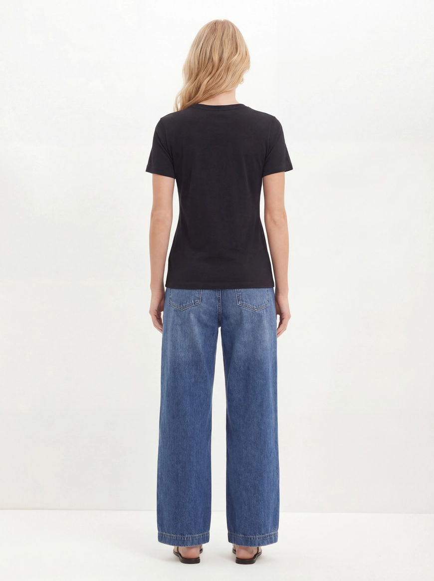 Camiseta Feminina Comfort Básica Preto 4