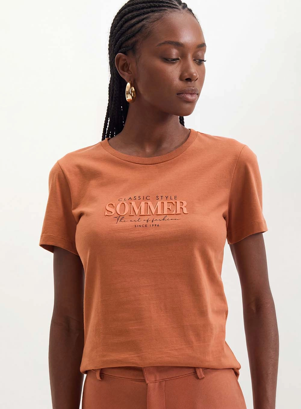Camiseta Feminina Com Estampa - Slim Marrom 4