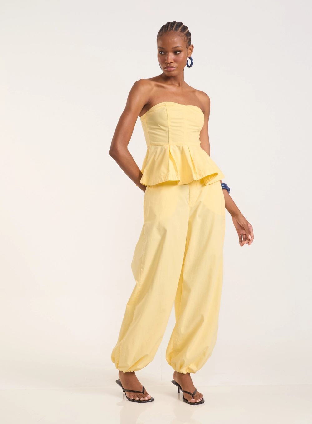 Blusa Tomara Que Caia Peplum Com Recortes Amarelo