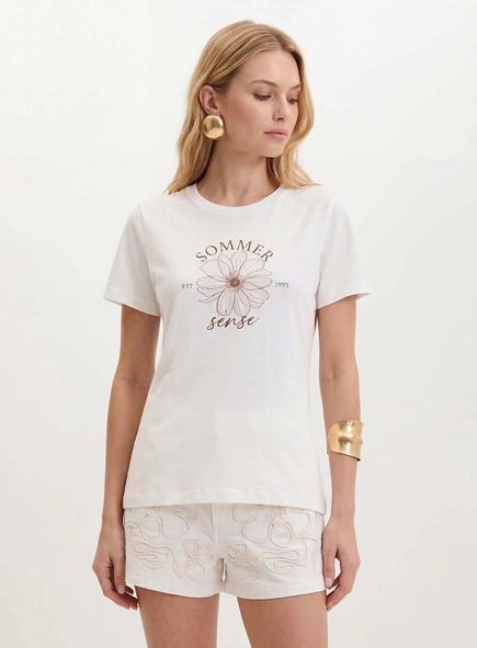 Camiseta Feminina Com Estampa Frontal - Slim