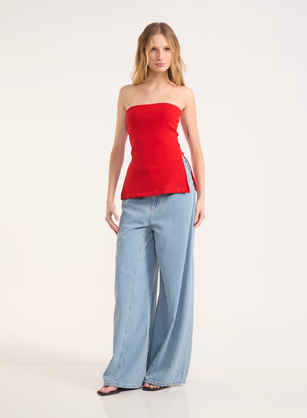 Blusa Tomara Que Caia Canelada Com Fendas Laterais Vermelho