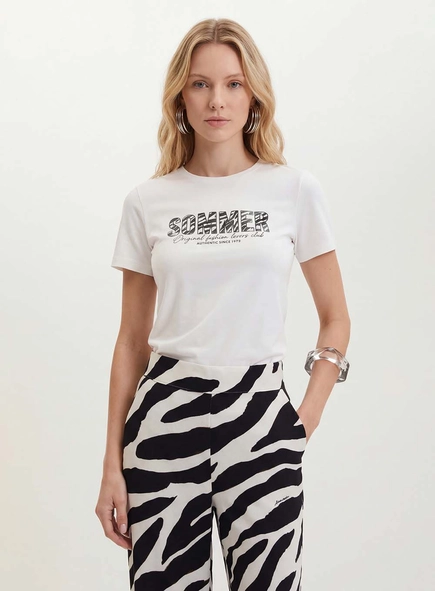 Camiseta Feminina Com Estampa Frontal - Small
