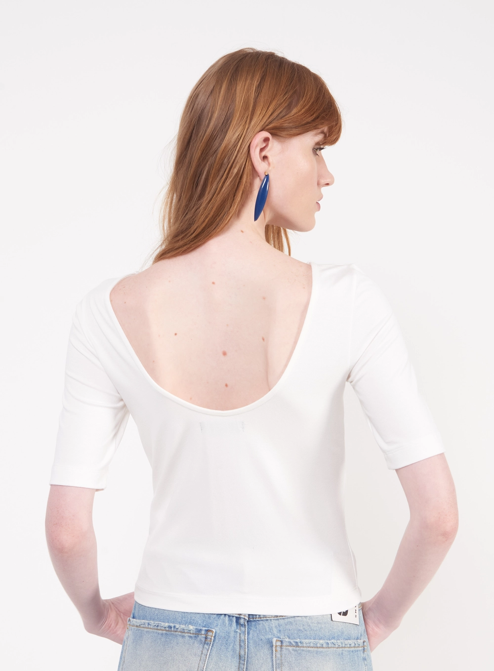 Blusa Justa Com Decote Canoa E Costas Abertas Off Shell