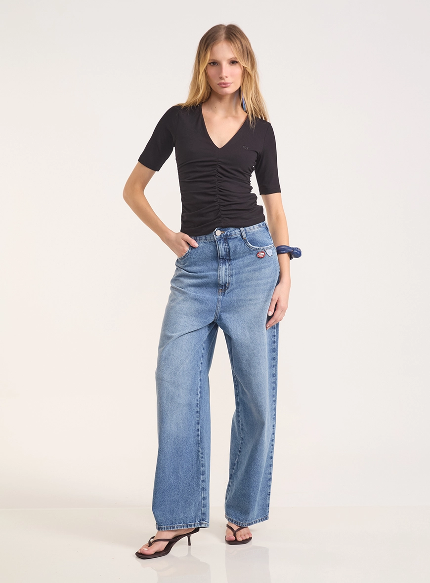 Blusa Justa Com Decote V E Franzidos