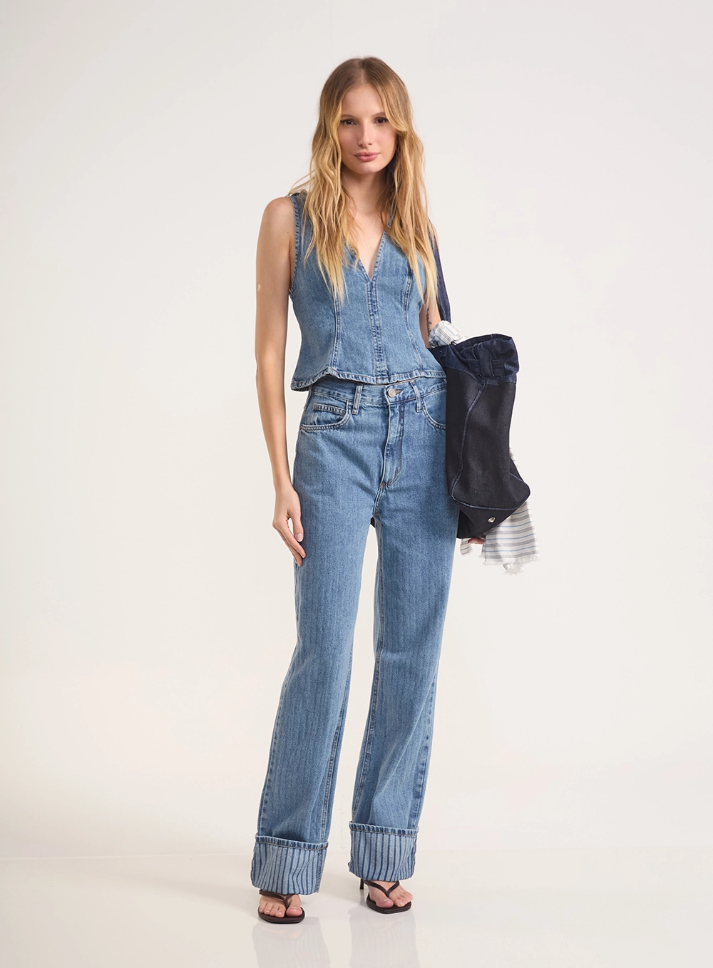 Blusa Jeans Com Decote V E Zíper Índigo
