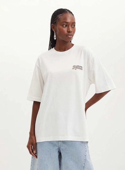 Camiseta Feminina Com Estampa - Loose