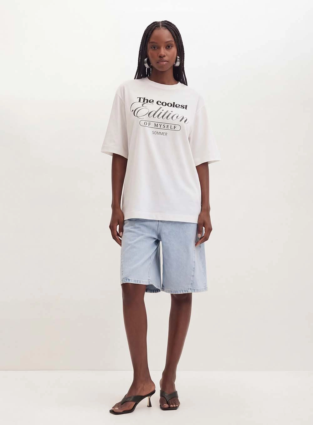 Camiseta Feminina Com Lettering - Loose Off Shell 3
