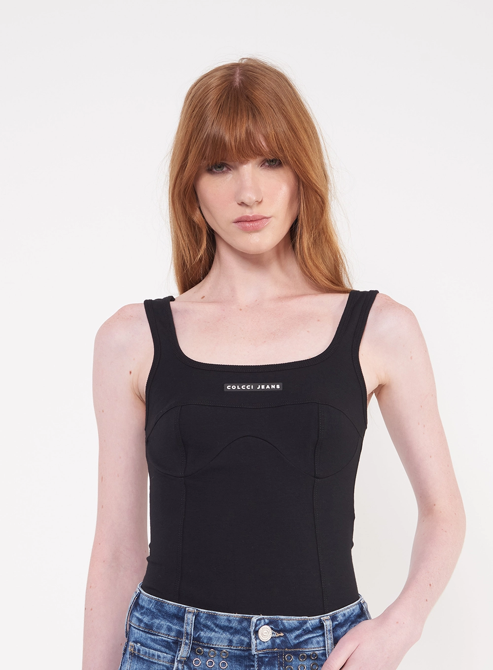 Body Justo Com Recortes E Logo Preto