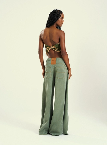 Calça Feminina Wide Leg Com Bolsos E Passantes