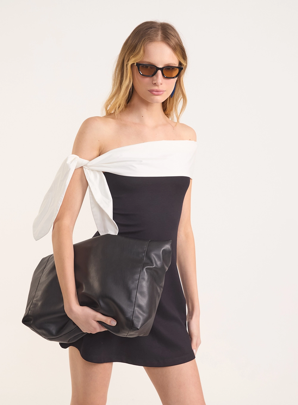 Vestido Curto Bicolor Com Amarração Preto