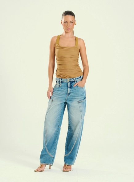 Calça Feminina Jeans Com Recortes