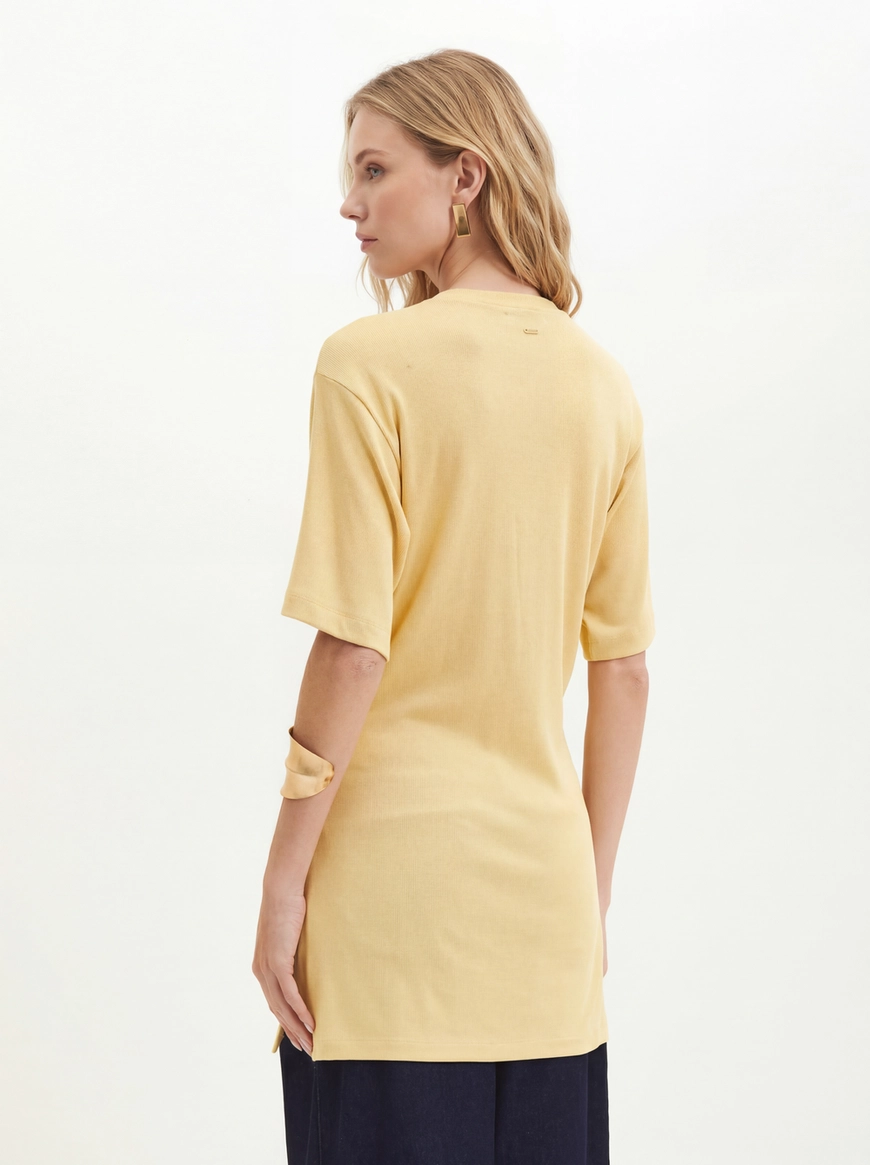 Blusa Feminina Com Torção Lateral - Assimétrica AMARELO 2
