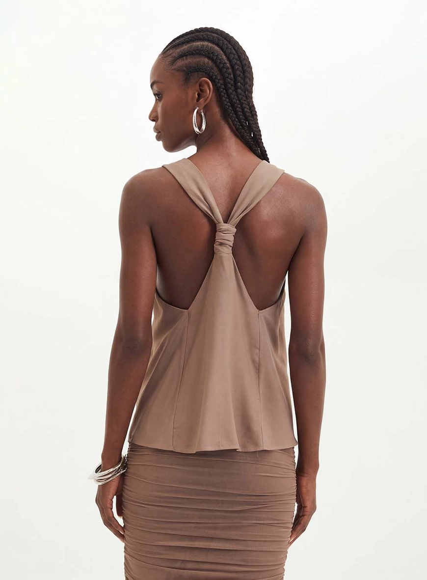 Blusa Feminina Com Nó Nas Costas Marrom 2