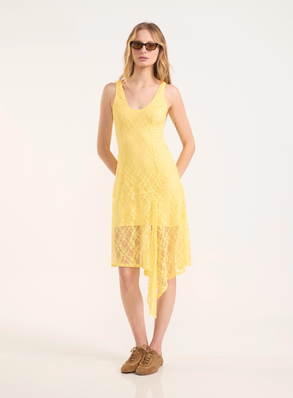 Vestido Midi Assimétrico Feminino Renda Amarelo