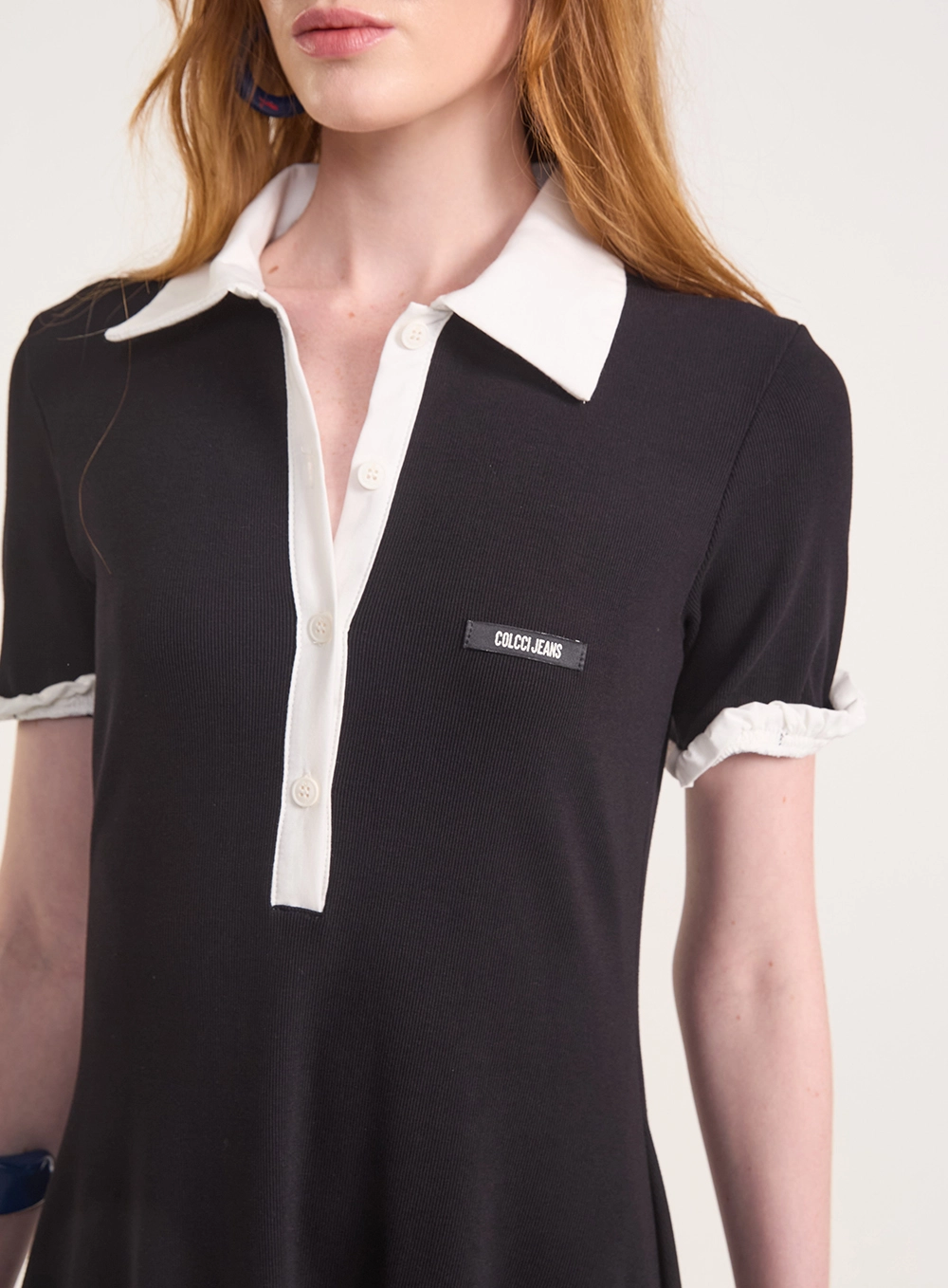 Vestido Com Gola Polo E Bicolor Preto