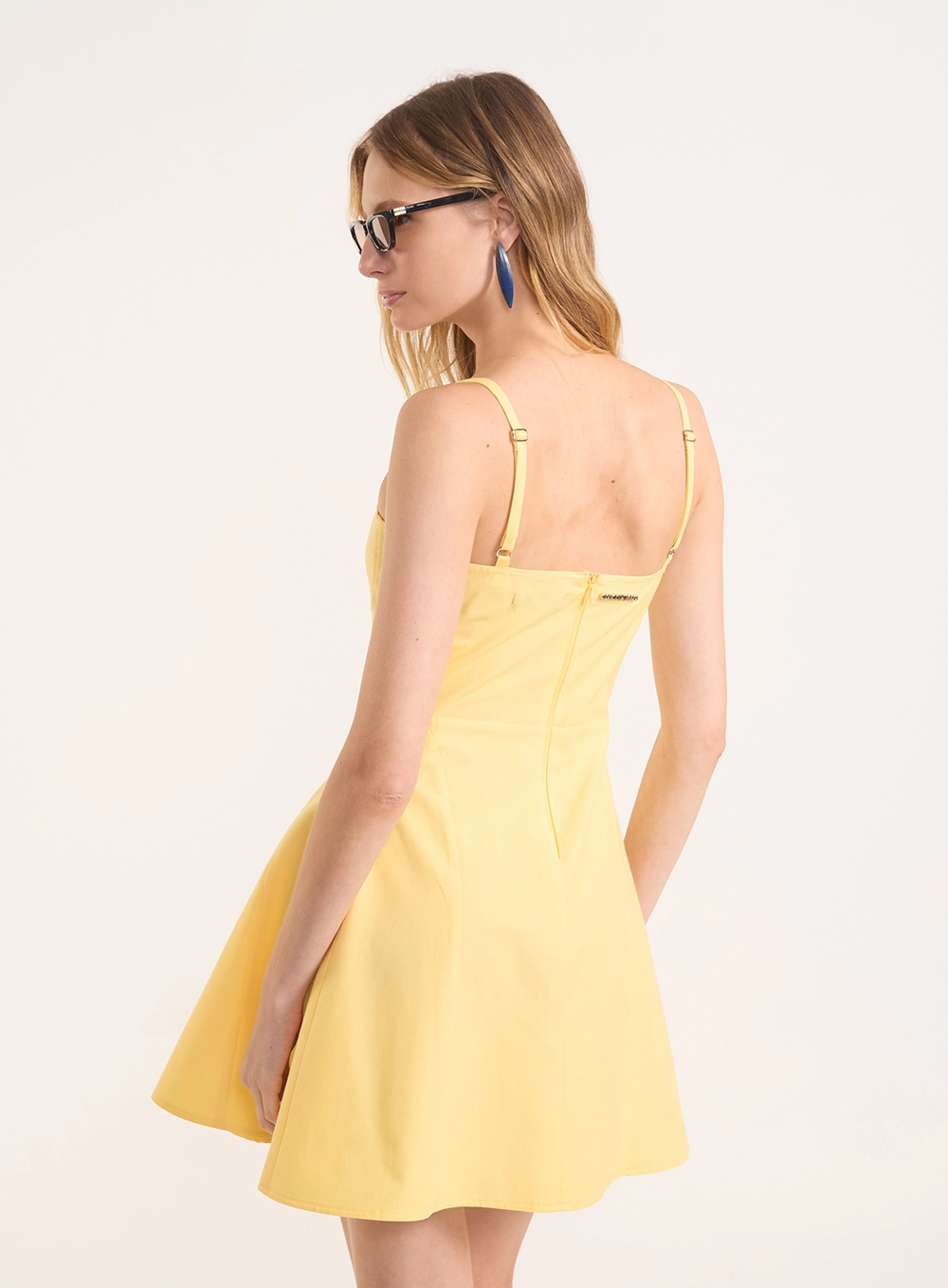 Vestido Curto Com Alças Finas E Busto Estruturado Amarelo