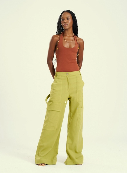 Calça Feminina Wide Leg E Bolsos Cargo