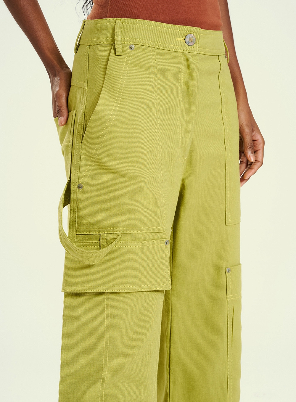 Calça Feminina Wide Leg E Bolsos Cargo Verde 3