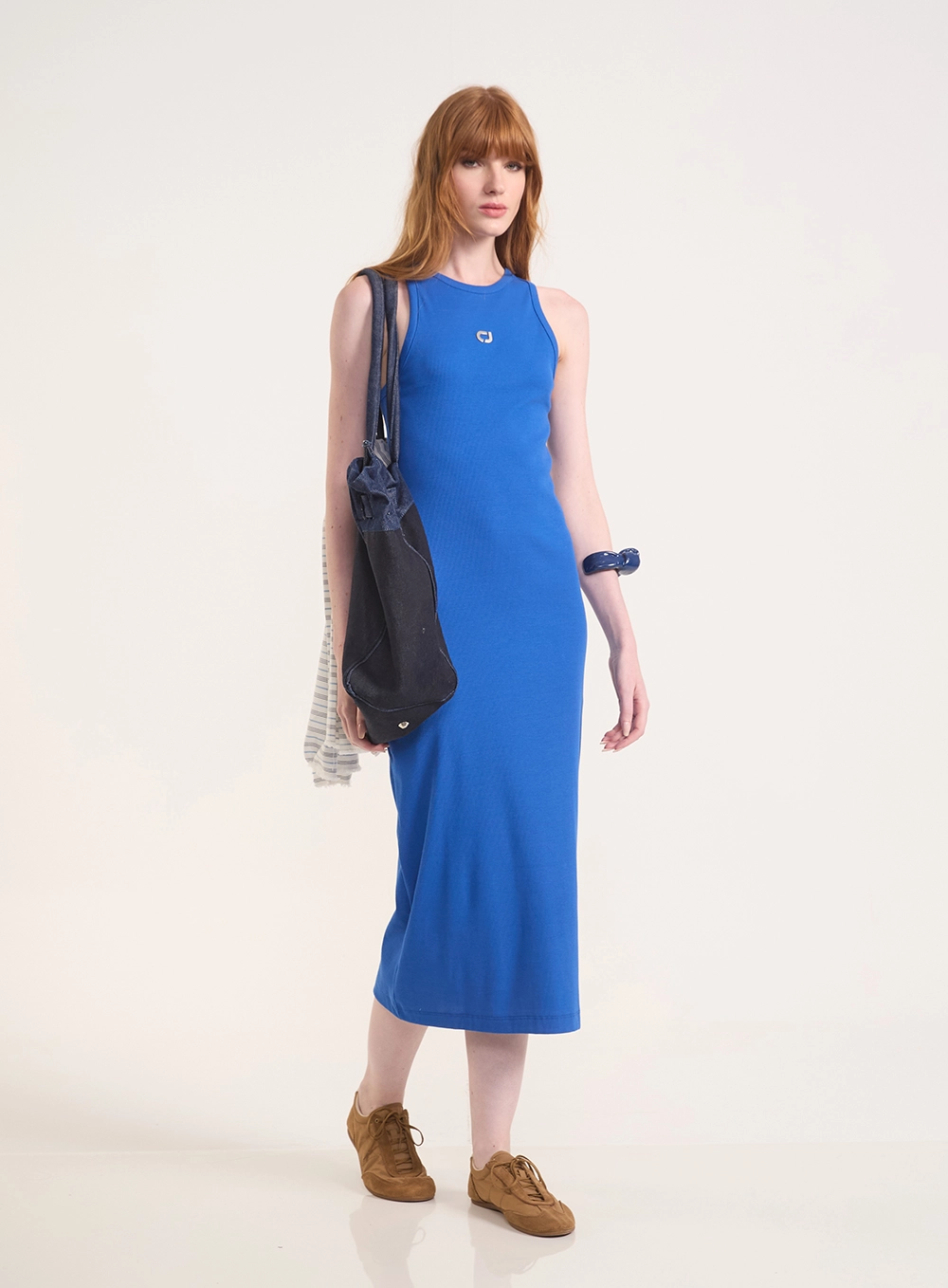 Vestido Midi Justo Canelado Com Logo Azul