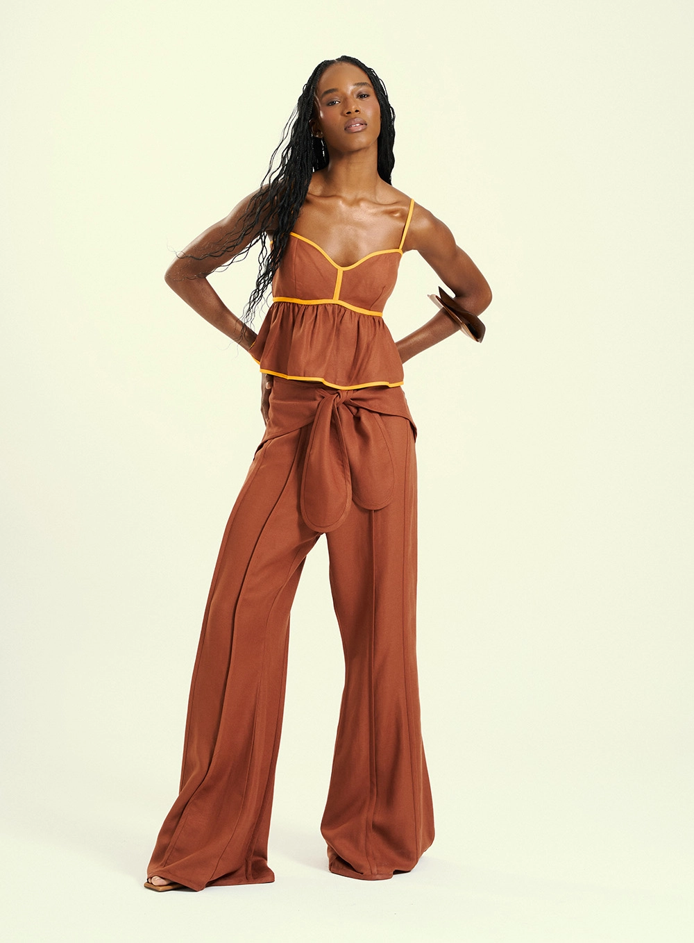 Calça Feminina Pantalona  Com Amarração Frontal Marrom 1